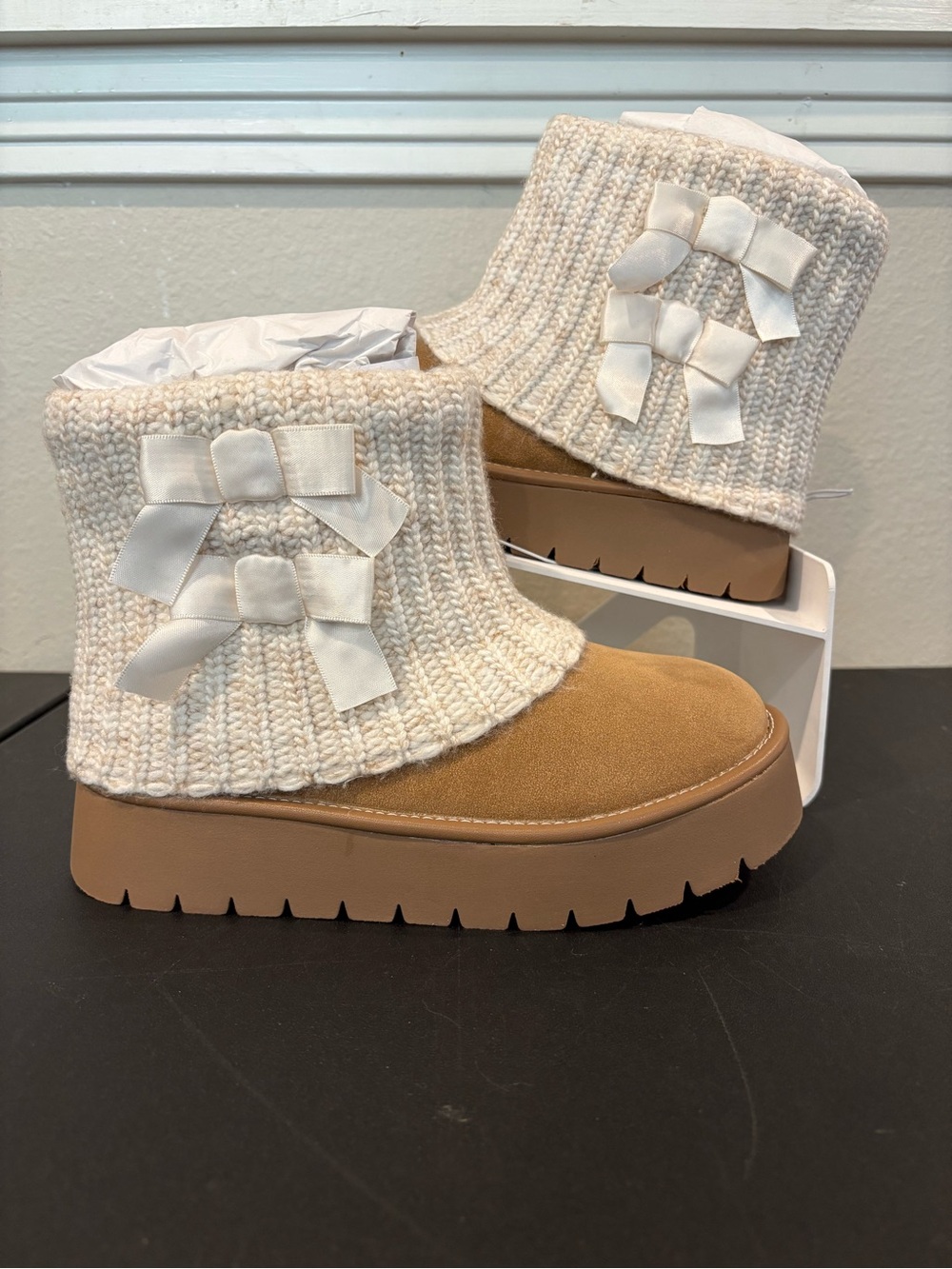 Art Class Keiko Faux Suede Style Boots Tan Kids Youth Size 1Y Fast Shipping
